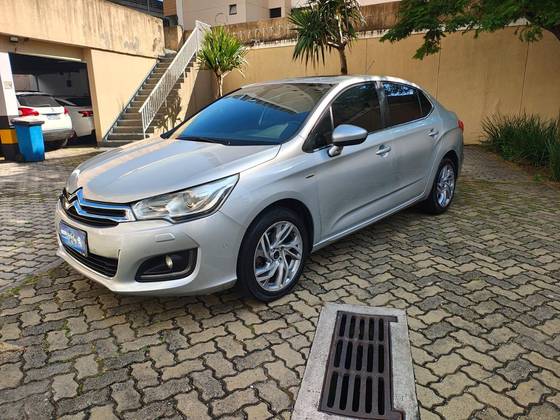 CITROËN C4 LOUNGE 1.6 EXCLUSIVE 16V TURBO GASOLINA 4P AUTOMÁTICO CITROËN C4 LOUNGE 1.6 EXCLUSIVE 16V TURBO GASOLINA 4P AUTOMÁTICO